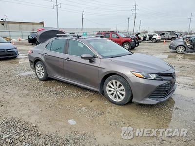 Czwarte zdjęcie samochodu z boku: 2020 TOYOTA CAMRY LE VIN:4T1C11AK5LU384401 - miniatura