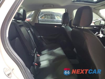 Zdjęcie 10 z 12 samochodu: 2019 VOLKSWAGEN JETTA SEL VIN:3VWE57BU8KM012023 - miniatura