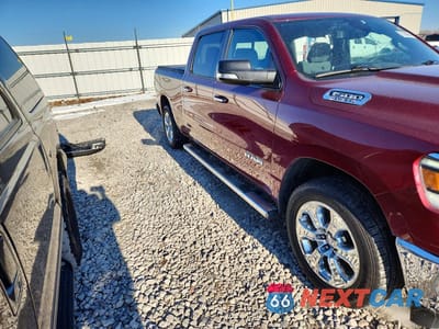 Czwarte zdjęcie samochodu z boku: 2019 RAM 1500 CLASSIC VIN:1C6SRFMT9KN703549 - miniatura