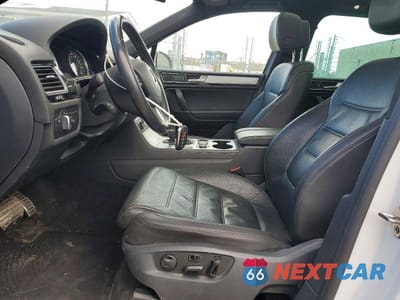 Zdjęcie 7 z 11 samochodu: 2017 VOLKSWAGEN TOUAREG WOLFSBURG VIN:WVGRF7BP4HD001676 - miniatura