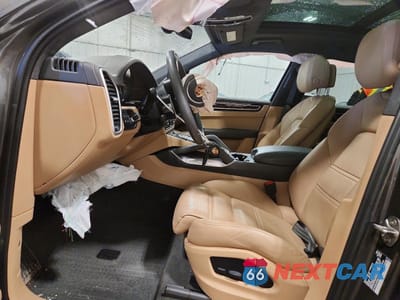 Zdjęcie 7 z 14 samochodu: 2023 PORSCHE CAYENNE TURBO VIN:WP1AF2AY4PDA20501 - miniatura