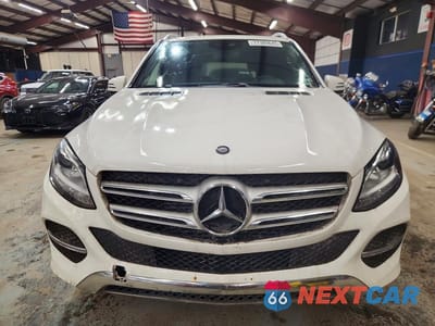 Piąte zdjęcie samochodu w środku: 2016 MERCEDES-BENZ GLE 300D 4MATIC VIN:4JGDA0EB2GA725978 - miniatura