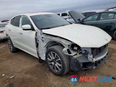 Czwarte zdjęcie samochodu z boku: 2021 MASERATI LEVANTE S VIN:ZN661YUA9MX370285 - miniatura