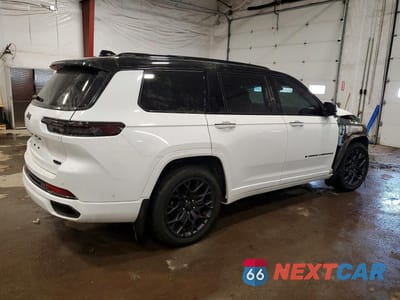 Trzecie zdjęcie samochodu z tyłu: 2023 JEEP GRAND CHEROKEE L SUMMIT VIN:1C4RJKEG8P8830985 - miniatura