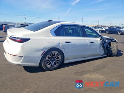 Trzecie zdjęcie samochodu z tyłu: 2025 BMW I7 EDRIVE50 VIN:WBY43EJ02SCT41887 - miniatura