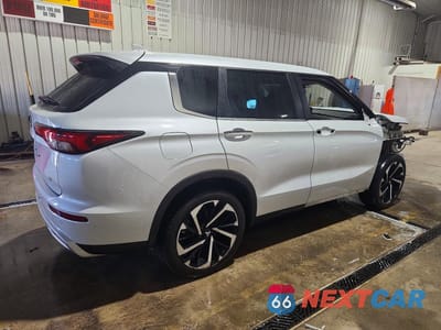 Trzecie zdjęcie samochodu z tyłu: 2022 MITSUBISHI OUTLANDER SE VIN:JA4J4UA82NZ080354 - miniatura