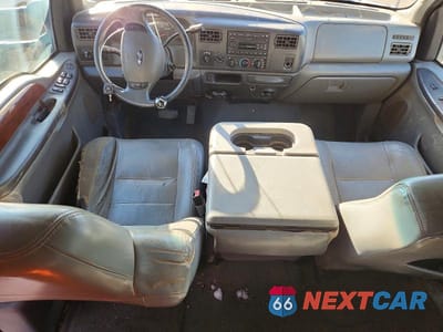 Zdjęcie 8 z 12 samochodu: 2003 FORD F250 FLATBED TRUCK VIN:1FTNW21S23EA53127 - miniatura