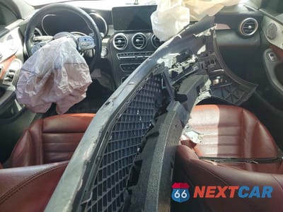 Zdjęcie 8 z 11 samochodu: 2020 MERCEDES-BENZ C 300 VIN:W1KWF8DB5LR598241 - miniatura