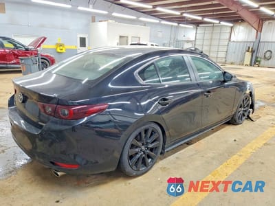 Trzecie zdjęcie samochodu z tyłu: 2025 MAZDA 3 SELECT SPORT VIN:3MZBPABMXSM457194 - miniatura