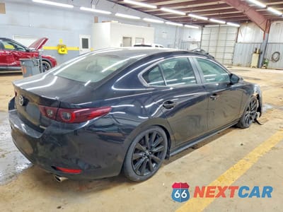 Trzecie zdjęcie samochodu z tyłu: 2025 MAZDA 3 SELECT SPORT VIN:3MZBPABMXSM457194 - miniatura