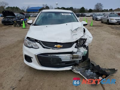 Piąte zdjęcie samochodu w środku: 2020 CHEVROLET SONIC PREMIER VIN:1G1JF5SBXL4112745 - miniatura