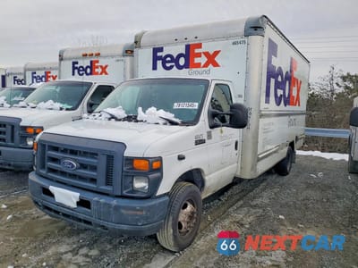 2015 FORD E350 BOX TRUCK 1FDWE3FS1FDA18378 - główne zdjęcie licytacji z USA - miniatura