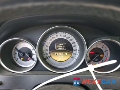 Zdjęcie 9 z 13 samochodu: 2012 MERCEDES-BENZ C 250 VIN:WDDGF4HB1CA724715 - miniatura