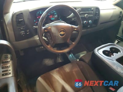 Zdjęcie 8 z 12 samochodu: 2011 CHEVROLET SILVERADO K1500 LS VIN:1GCRKREA1BZ368550 - miniatura