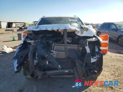 Piąte zdjęcie samochodu w środku: 2022 JEEP WAGONEER SERIES II VIN:1C4SJVBTXNS200633 - miniatura