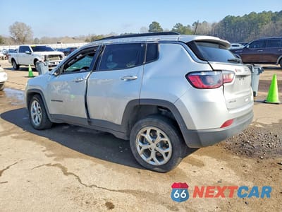 Drugie zdjęcie samochodu z przodu: 2024 JEEP COMPASS LATITUDE VIN:3C4NJDBN5RT152066 - miniatura