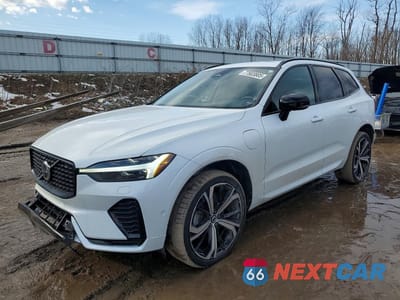 2024 VOLVO XC60 ULTIMATE YV4H60DM0R1931133 - główne zdjęcie licytacji z USA - miniatura