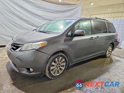 2014 TOYOTA SIENNA 5TDDK3DCXES087153 - główne zdjęcie licytacji z USA - miniatura