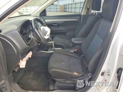 Zdjęcie 7 z 13 samochodu: 2017 MITSUBISHI OUTLANDER VIN:JA4AD2A33HZ057498 - miniatura