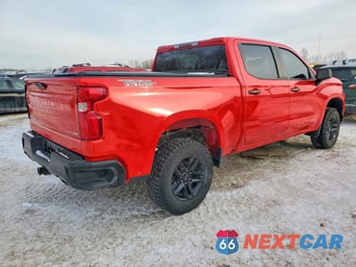 Trzecie zdjęcie samochodu z tyłu: 2019 CHEVROLET SILVERADO K1500 TRAIL BOSS CUSTOM VIN:1GCPYCEF2KZ338729 - miniatura