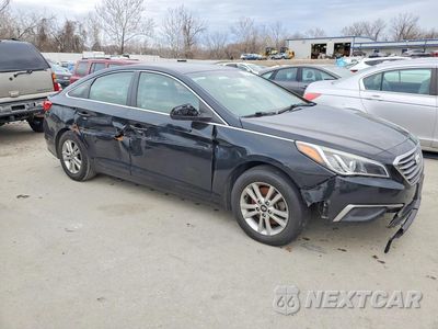Czwarte zdjęcie samochodu z boku: 2017 HYUNDAI SONATA BASE VIN:5NPE24AF5HH536645 - miniatura