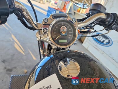 Zdjęcie 7 z 8 samochodu: 2008 HARLEY-DAVIDSON XL1200 C VIN:1HD1CT3168K408535 - miniatura