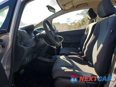 Zdjęcie 7 z 11 samochodu: 2013 HONDA FIT VIN:JHMGE8H36DC009558 - miniatura