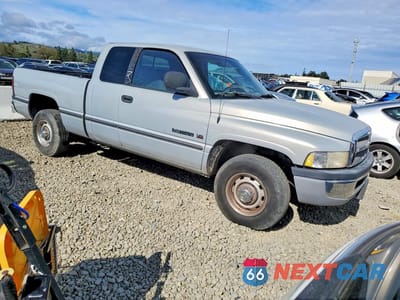 Czwarte zdjęcie samochodu z boku: 2000 DODGE RAM 2500 VIN:3B7KC23Z7YG147669 - miniatura