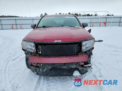 Piąte zdjęcie samochodu w środku: 2016 JEEP COMPASS VIN:1C4NJDBB0GD662589 - miniatura