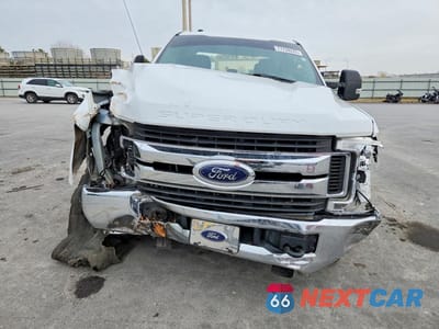 Piąte zdjęcie samochodu w środku: 2019 FORD F250 SUPER DUTY VIN:1FT7W2B67KEC40923 - miniatura
