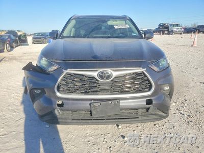 Piąte zdjęcie samochodu w środku: 2022 TOYOTA HIGHLANDER XLE VIN:5TDGZRAH8NS558597 - miniatura