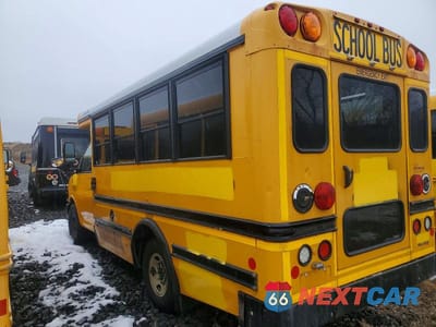 Trzecie zdjęcie samochodu z tyłu: 2013 CHEVROLET EXPRESS SCHOOL BUS VIN:1GB0G2BA2D1136874 - miniatura