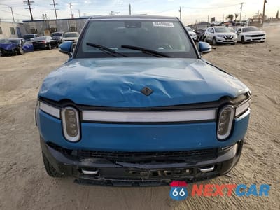 Piąte zdjęcie samochodu w środku: 2023 RIVIAN R1S ADVENTURE VIN:7PDSGABA6PN018752 - miniatura