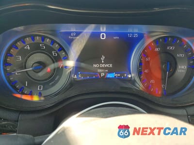 Zdjęcie 9 z 12 samochodu: 2023 CHRYSLER 300 S VIN:2C3CCABGXPH585216 - miniatura