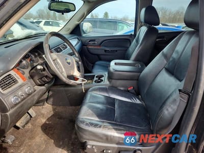 Zdjęcie 7 z 13 samochodu: 2013 CHEVROLET TAHOE K1500 LT VIN:1GNSKBE09DR319123 - miniatura