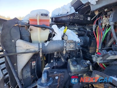 Zdjęcie 7 z 10 samochodu: 2012 FREIGHTLINER CASCADIA SEMI TRUCK VIN:1FUBGBDV7CLBK4514 - miniatura