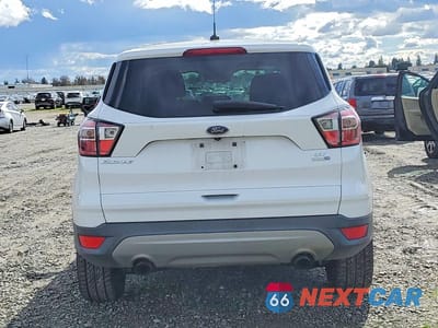 Zdjęcie 6 z 12 samochodu: 2017 FORD ESCAPE SE VIN:1FMCU9GD7HUC28463 - miniatura