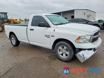 Czwarte zdjęcie samochodu z boku: 2019 RAM 1500 CLASSIC TRADESMAN VIN:3C6JR6DT1KG535782 - miniatura