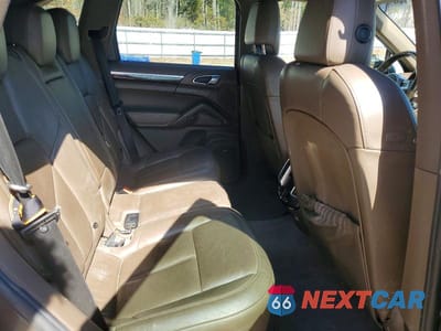 Zdjęcie 10 z 11 samochodu: 2012 PORSCHE CAYENNE S HYBRID VIN:WP1AE2A27CLA91108 - miniatura