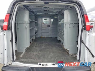 Zdjęcie 10 z 12 samochodu: 2023 CHEVROLET EXPRESS 2500 CARGO UTILITY / SERVICE VAN VIN:1GCWGAFP1P1213575 - miniatura