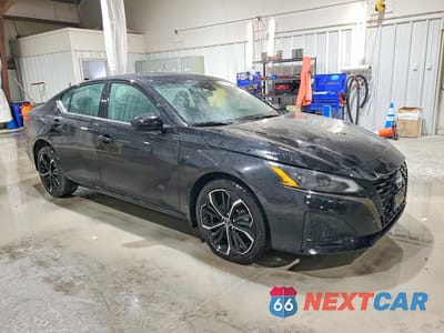 Czwarte zdjęcie samochodu z boku: 2023 NISSAN ALTIMA 2.5 SR VIN:1N4BL4CW7PN349991 - miniatura