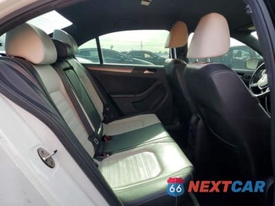 Zdjęcie 10 z 13 samochodu: 2017 VOLKSWAGEN JETTA SPORT VIN:3VWD17AJ4HM301813 - miniatura