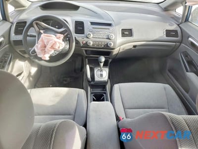Zdjęcie 8 z 12 samochodu: 2010 HONDA CIVIC LX VIN:19XFA1F58AE045180 - miniatura