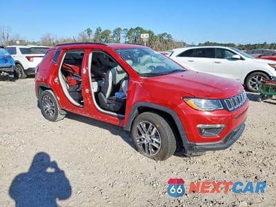 Czwarte zdjęcie samochodu z boku: 2019 JEEP COMPASS LATITUDE VIN:3C4NJCBB2KT843772 - miniatura