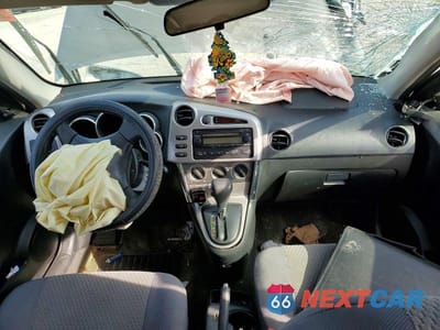 Zdjęcie 8 z 13 samochodu: 2006 TOYOTA COROLLA MATRIX XR VIN:2T1KR32E56C623671 - miniatura
