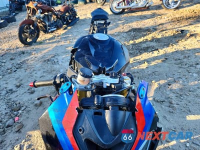 Piąte zdjęcie samochodu w środku: 2013 BMW S 1000 RR VIN:WB1053408DZL18105 - miniatura