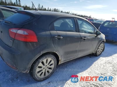 Trzecie zdjęcie samochodu z tyłu: 2013 KIA RIO LX VIN:KNADM5A32D6853012 - miniatura