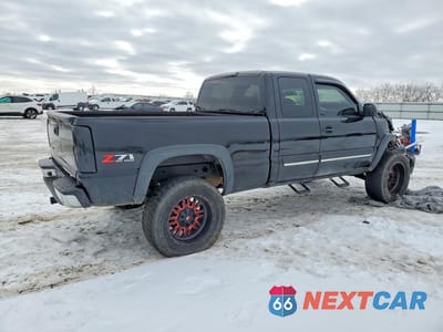 Trzecie zdjęcie samochodu z tyłu: 2006 CHEVROLET SILVERADO K1500 VIN:1GCEK19Z46Z155906 - miniatura