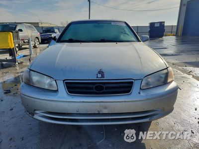 Piąte zdjęcie samochodu w środku: 2000 TOYOTA CAMRY CE VIN:4T1BG22K8YU654405 - miniatura