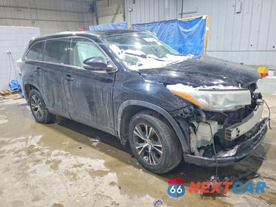 Czwarte zdjęcie samochodu z boku: 2016 TOYOTA HIGHLANDER XLE VIN:5TDJKRFH6GS300777 - miniatura